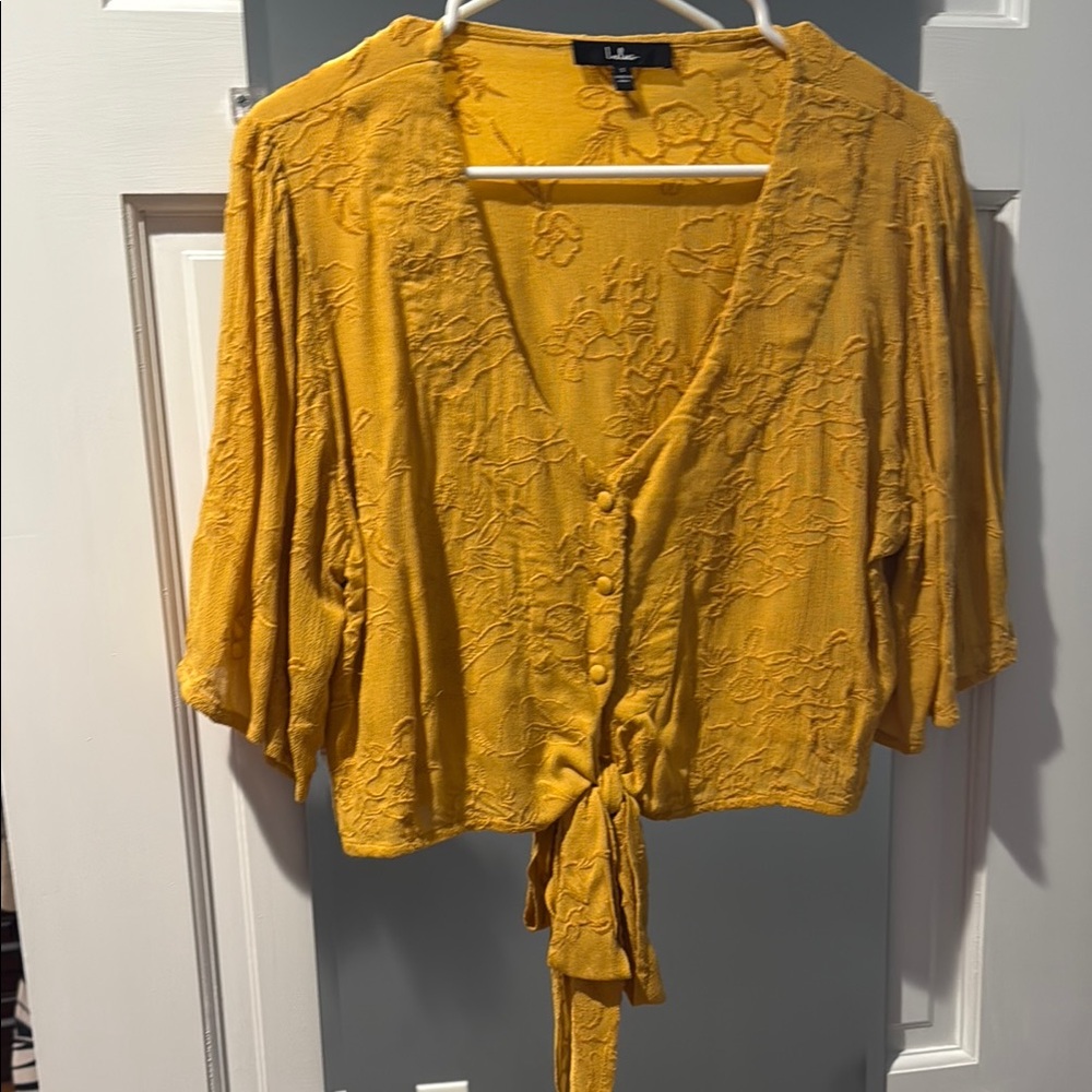 Lulu's Yellow Crop Tie-Front Blouse
